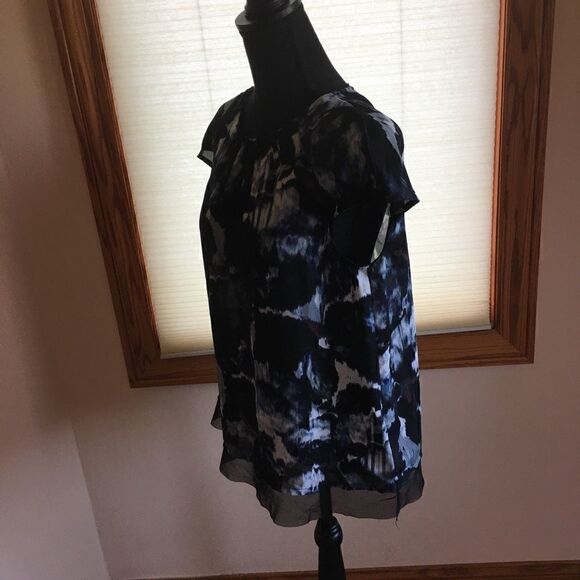 Simply Vera Vera Wang black gray top.  Size small - Picture 7 of 9